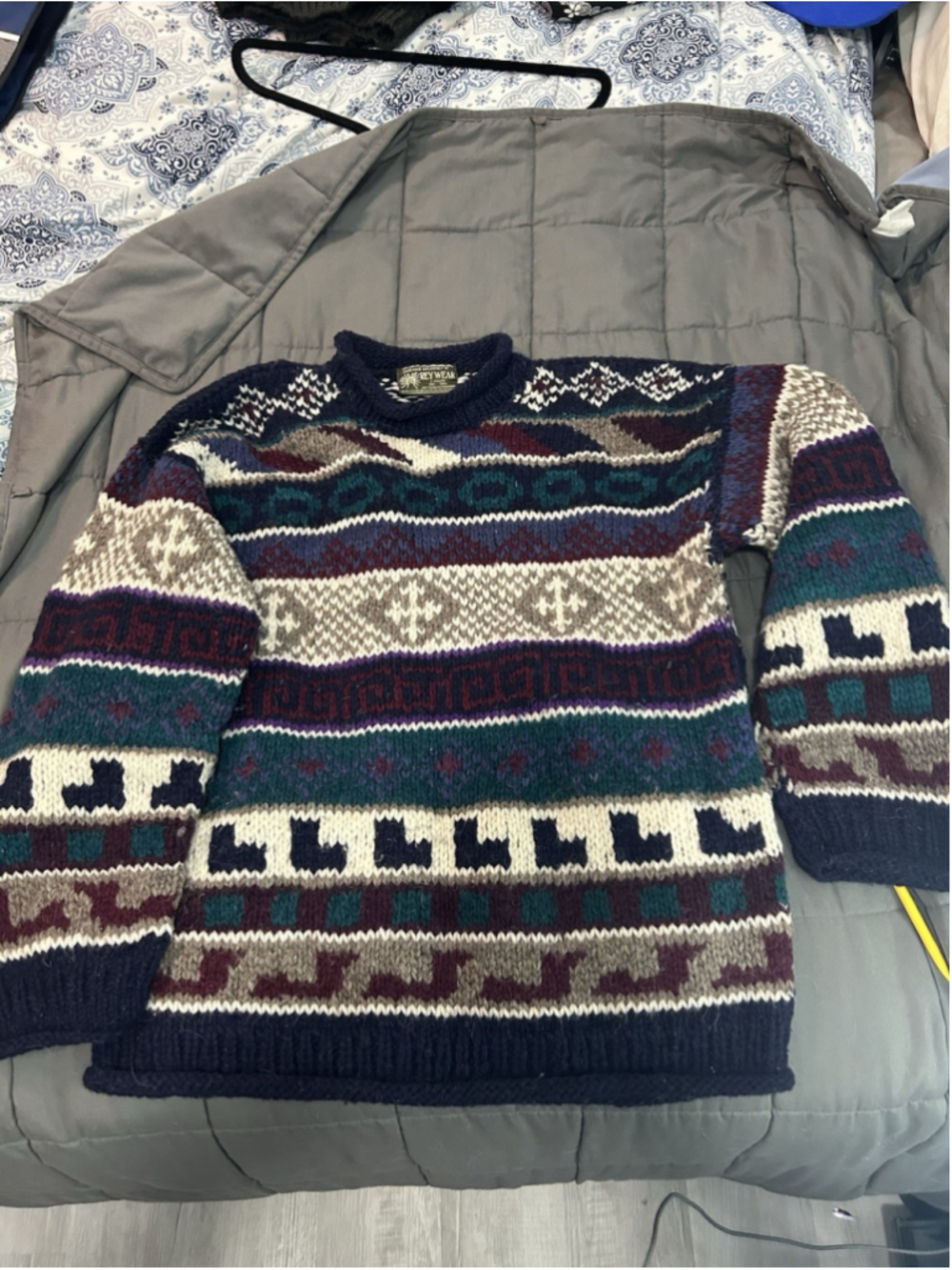 Reywear Handmade 100% Wool Large Woman's Navy Green Multicolor Sweater Vintage